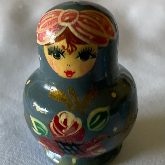 Christmas Lot including Nesting Dolls, Hallmark, & Hand Painted - Picture 12 of 16